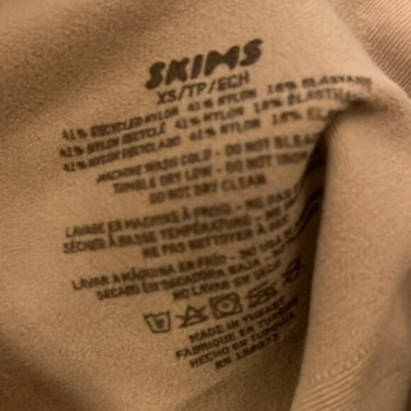 SKIMS Seamless Sculpting Thong Bodysuit Clay Beige XS (US 0-2) NWOT MSRP $70 - Picture 3 of 8